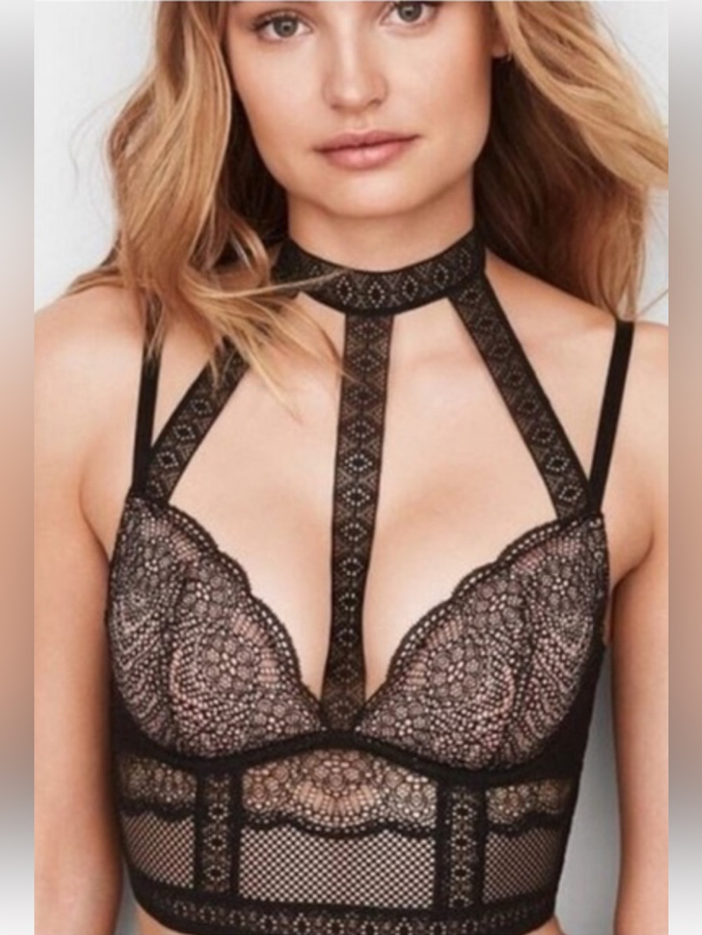 Victoria's Secret Very Sexy Lined Plunge Bra Neck Choker Fishnet Lace Sz 32D